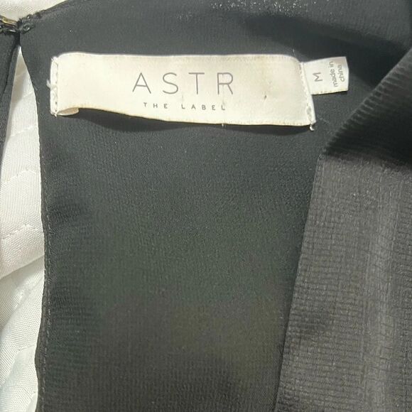 Astr Black Romper silky feeling medium v neck bow Anthropologie - Picture 14 of 16